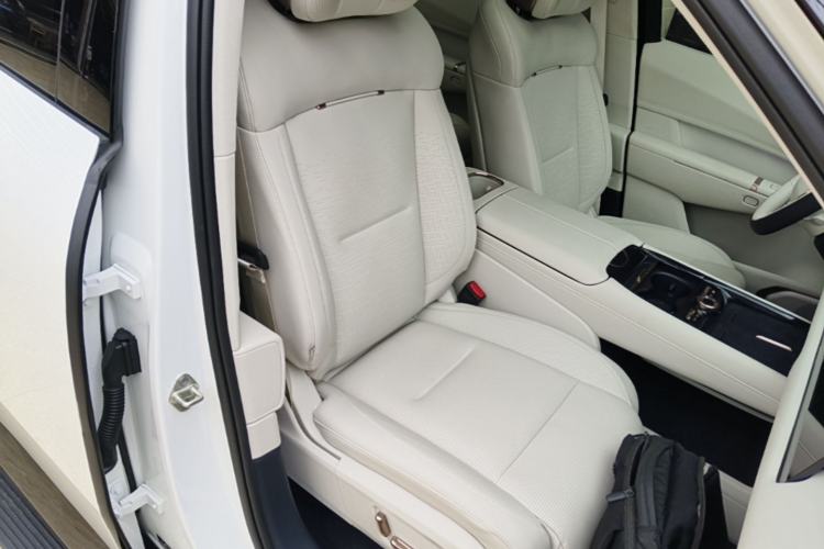 Used Lynk & Co 900 2025 2.0T Ultra Right Front Seat