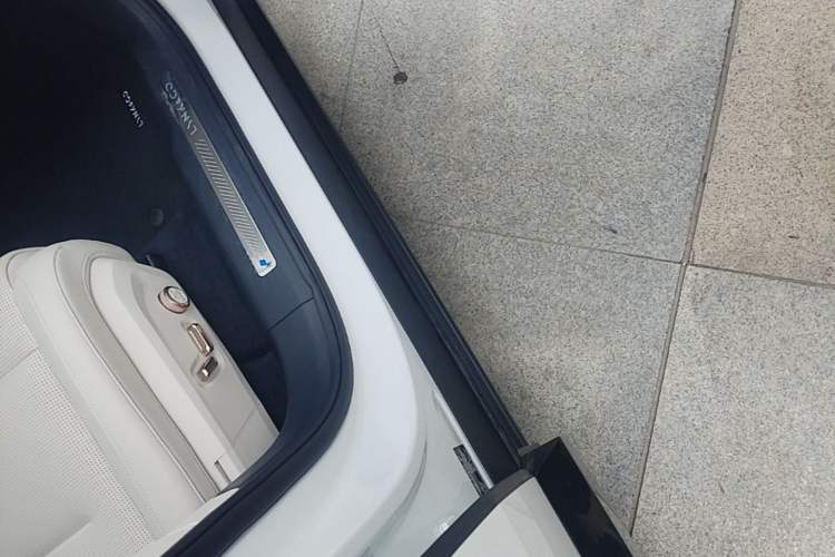 Used Lynk & Co 900 2025 1.5T Ultra Right Side Sill