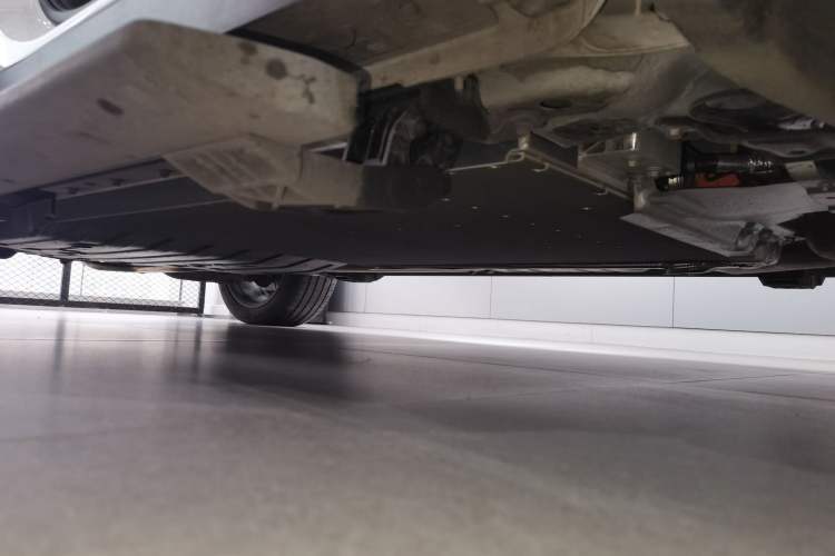 Used Lynk & Co 900 2025 2.0T Ultra Right Side Sill