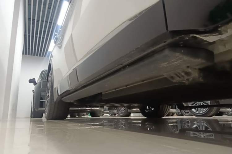 Used Lynk & Co 900 2025 2.0T Ultra Right Side Sill