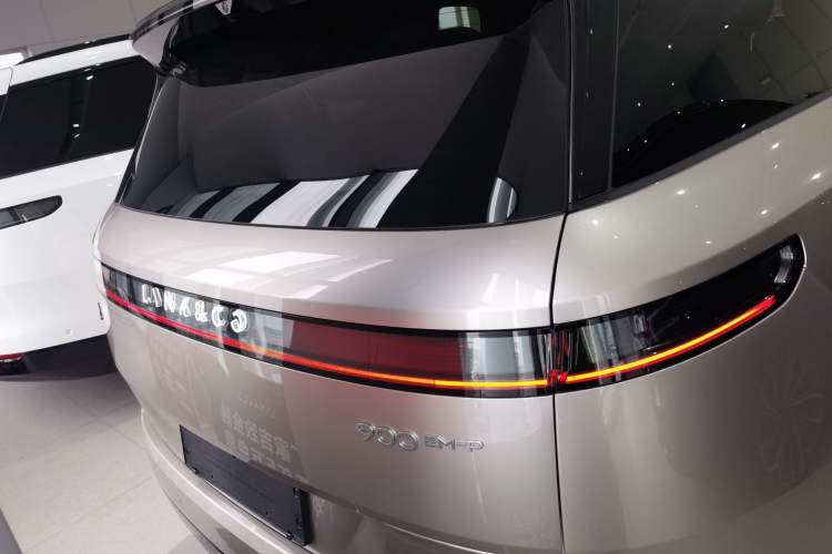 Used Lynk & Co 900 2025 2.0T Ultra Exterior 4