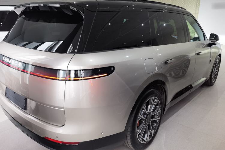 Used Lynk & Co 900 2025 2.0T Ultra Exterior 5