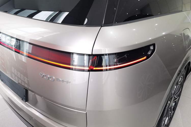 Used Lynk & Co 900 2025 2.0T Ultra Exterior 6