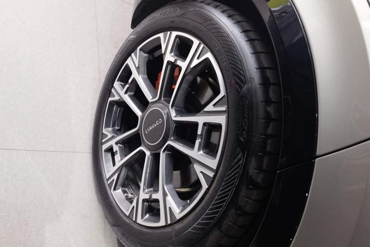 Used Lynk & Co 900 2025 2.0T Ultra Exterior 8