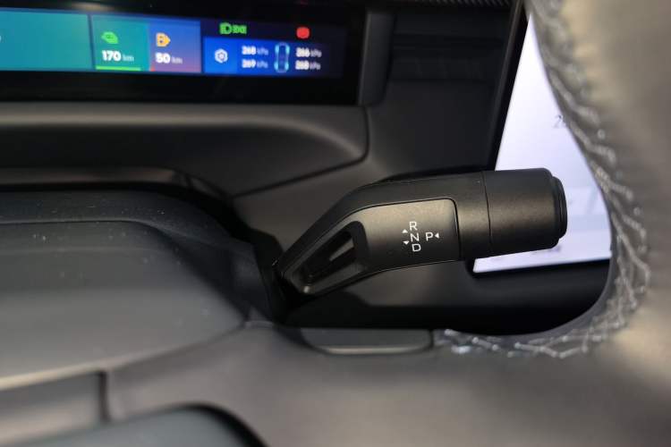 Used Lynk & Co 900 2025 2.0T Ultra Gear Lever