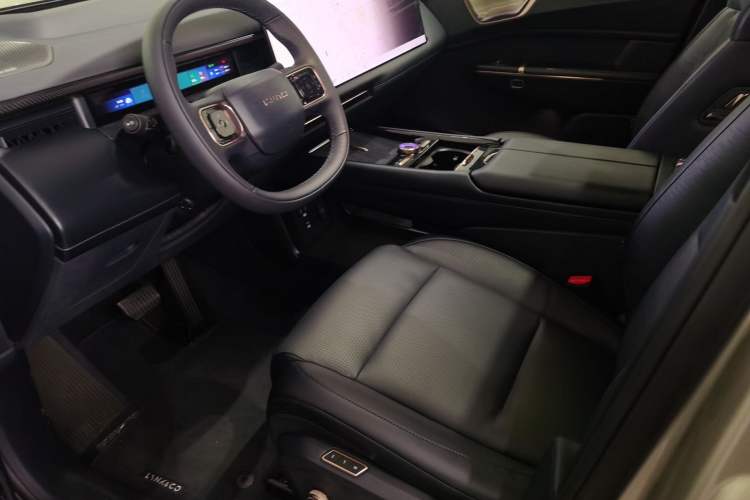Used Lynk & Co 900 2025 2.0T Ultra Interior 3