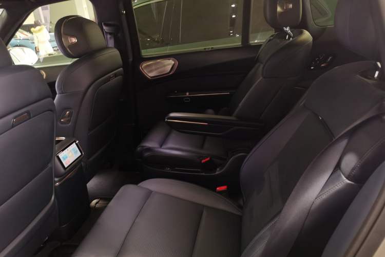Used Lynk & Co 900 2025 2.0T Ultra Interior 4
