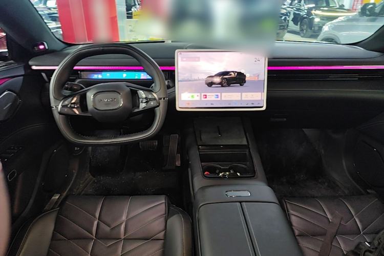 Used Lynk & Co 10 EM-P 2025 Facelifted Model 120 All-Wheel Drive Ultra Center Console