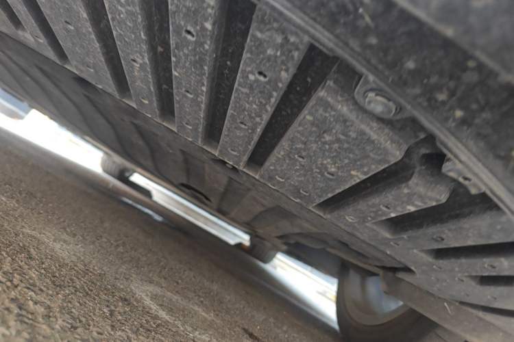 Used Lynk & Co 10 EM-P 2025 Model 240 Four-Wheel Drive Ultra Chassis Front