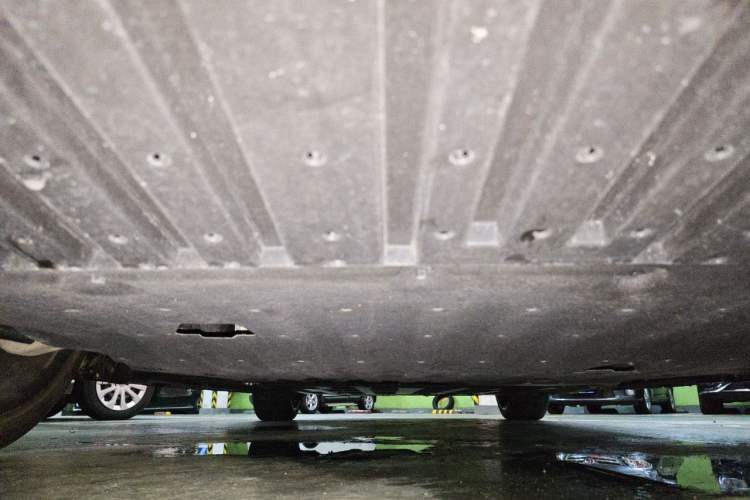 Used Lynk & Co 10 EM-P 2025 Model 240 Four-Wheel Drive Ultra Chassis Front