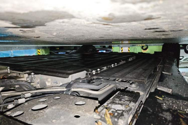 Used Lynk & Co 10 EM-P 2025 Model 240 Four-Wheel Drive Ultra Chassis Front Right