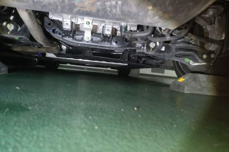 Used Lynk & Co 10 EM-P 2025 Model 240 All-Wheel Drive Ultra—Sport Edition Chassis Rear