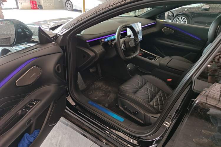 Used Lynk & Co 10 EM-P 2025 Model 240 Four-Wheel Drive Ultra Driver Seat