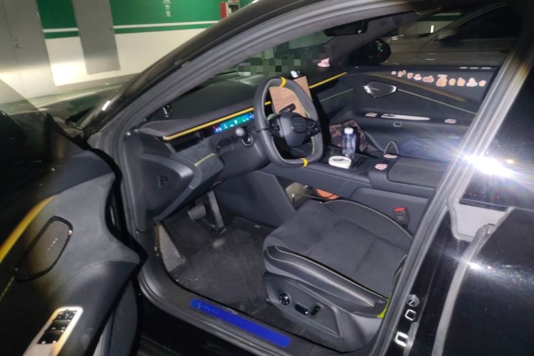 Used Lynk & Co 10 EM-P 2025 Model 240 All-Wheel Drive Ultra—Sport Edition Driver Seat