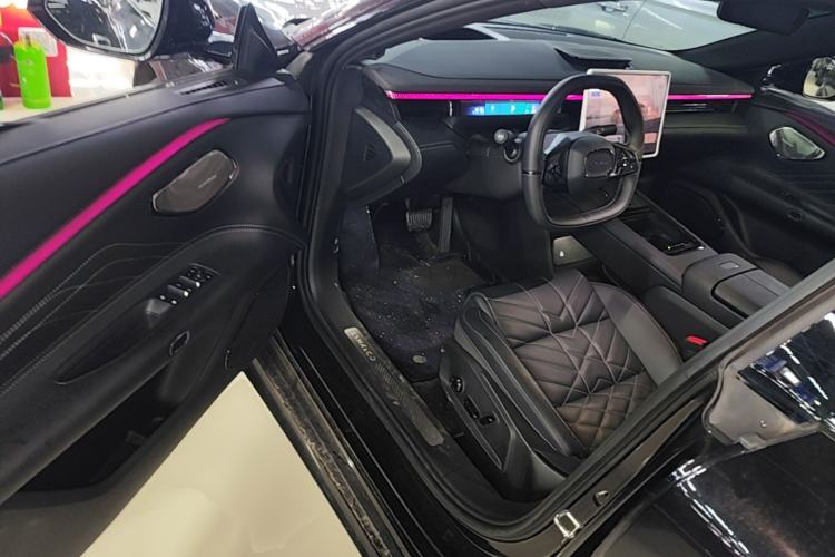 Used Lynk & Co 10 EM-P 2025 Facelifted Model 120 All-Wheel Drive Ultra Driver Seat