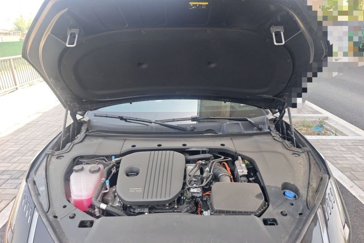 Used Lynk & Co 10 EM-P 2025 Model 120 Four-Wheel Drive Ultra Engine Bay