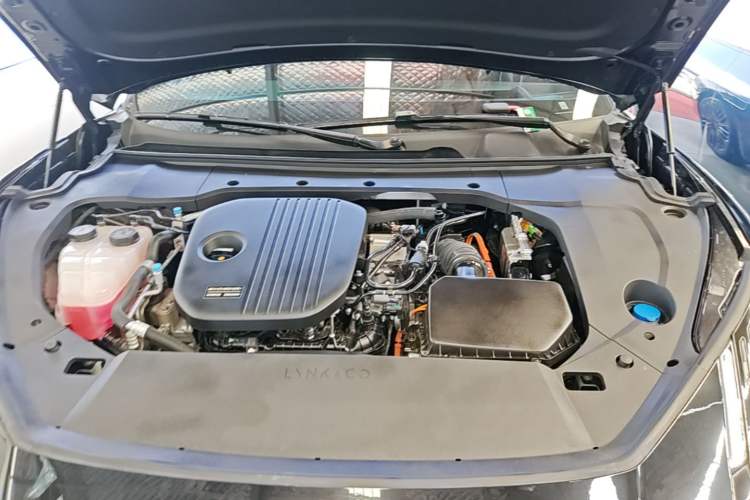 Used Lynk & Co 10 EM-P 2025 Model 240 All-Wheel Drive Ultra—Sport Edition Engine Bay