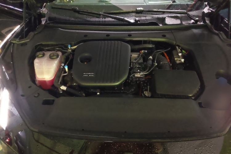 Used Lynk & Co 10 EM-P 2025 Model 240 Four-Wheel Drive Ultra Engine Bay