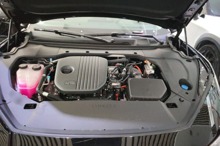 Used Lynk & Co 10 EM-P 2025 Model 120 Four-Wheel Drive Ultra Engine Bay