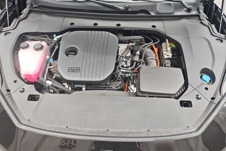 Used Lynk & Co 10 EM-P 2025 Model 240 Four-Wheel Drive Ultra Engine Bay