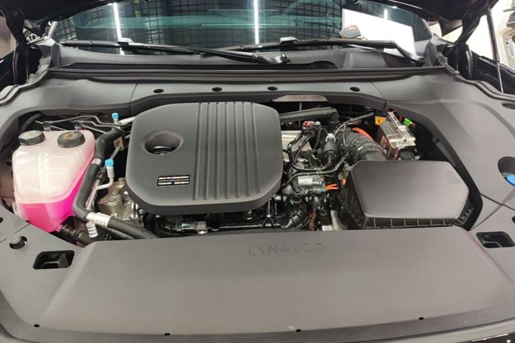 Used Lynk & Co 10 EM-P 2025 Model 240 All-Wheel Drive Ultra—Sport Edition Engine Bay