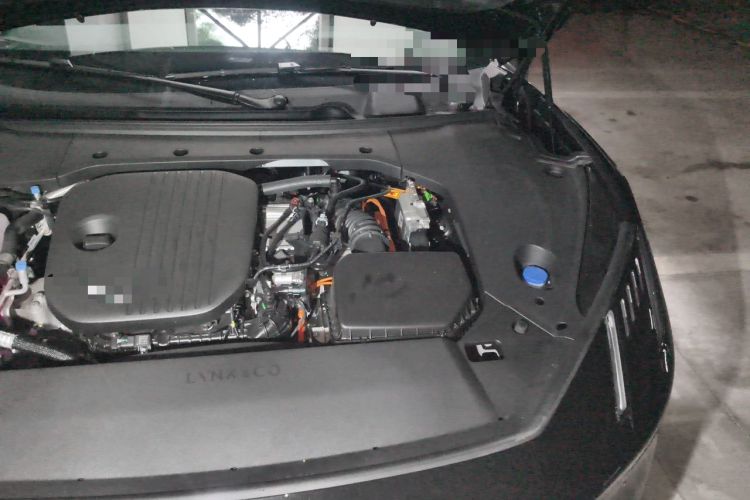 Used Lynk & Co 10 EM-P 2025 Model 240 All-Wheel Drive Ultra—Sport Edition Engine Bay Left