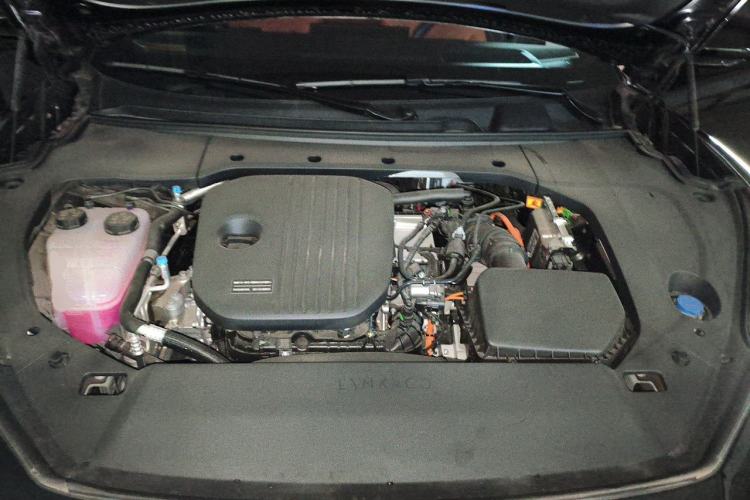Used Lynk & Co 10 EM-P 2025 Model 240 Four-Wheel Drive Ultra Engine Bay