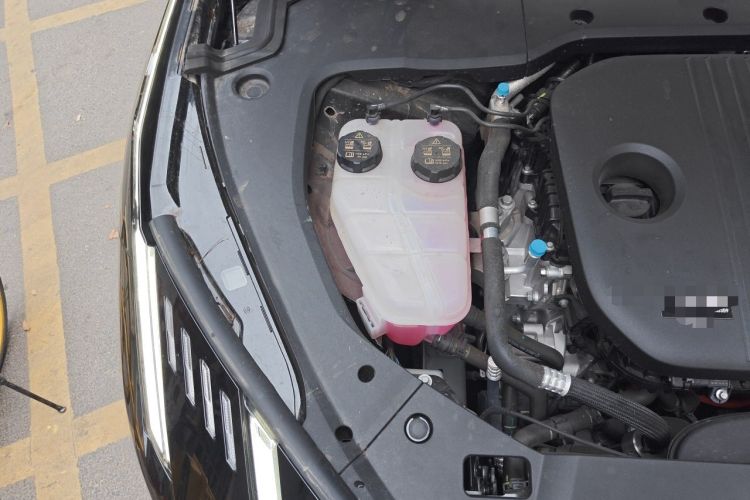 Used Lynk & Co 10 EM-P 2025 Model 120 Four-Wheel Drive Ultra Engine Bay Right