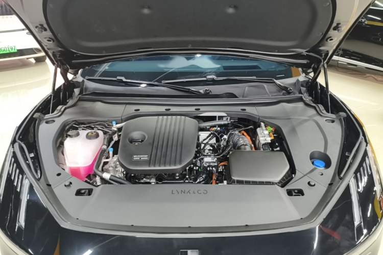 Used Lynk & Co 10 EM-P 2025 Model 120 Four-Wheel Drive Ultra Engine Bay