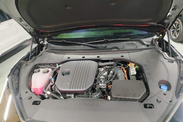 Used Lynk & Co 10 EM-P 2025 Model 120 Four-Wheel Drive Ultra Engine Bay