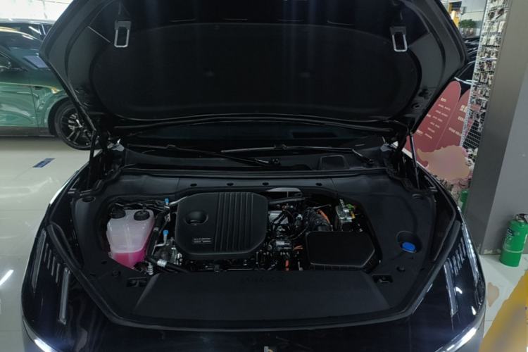Used Lynk & Co 10 EM-P 2025 Model 120 Four-Wheel Drive Ultra Engine Bay