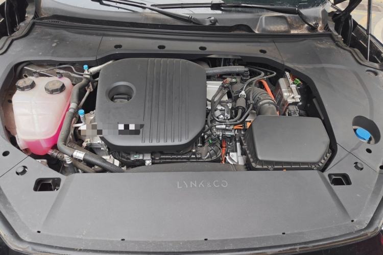 Used Lynk & Co 10 EM-P 2025 Model 120 Four-Wheel Drive Ultra Engine Bay