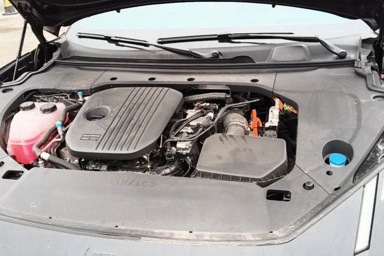 Used Lynk & Co 10 EM-P 2025 Model 120 Four-Wheel Drive Ultra Engine Bay