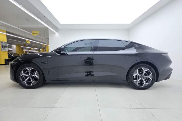 Used Lynk & Co 10 EM-P 2025 Model 120 Four-Wheel Drive Ultra Exterior 5