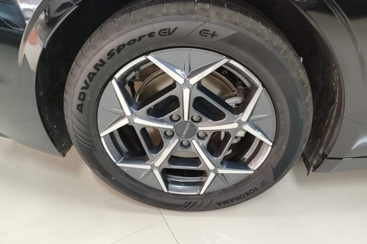 Used Lynk & Co 10 EM-P 2025 Model 120 Four-Wheel Drive Ultra Exterior 5