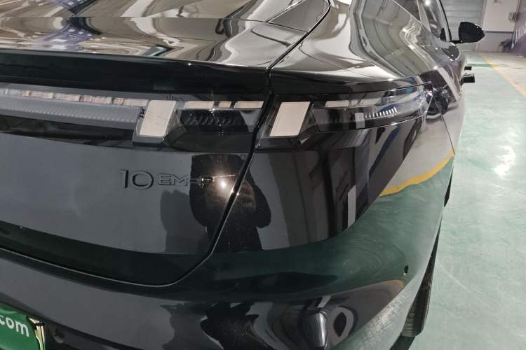 Used Lynk & Co 10 EM-P 2025 Model 240 Four-Wheel Drive Ultra Exterior 6