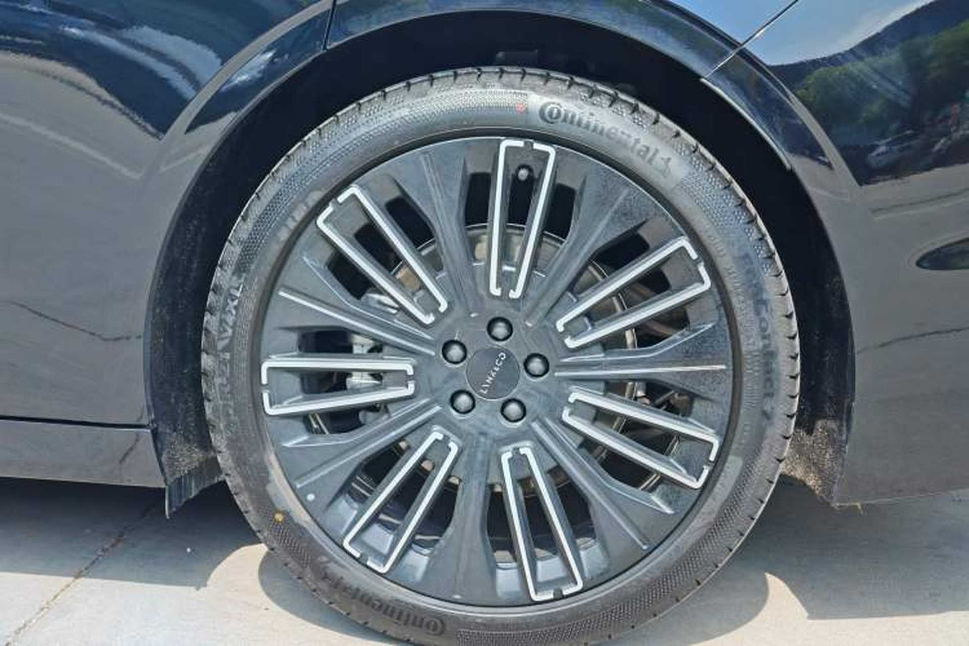 Used Lynk & Co 10 EM-P 2025 Facelifted Model 120 All-Wheel Drive Ultra Exterior 7