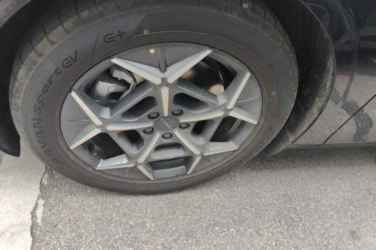 Used Lynk & Co 10 EM-P 2025 Model 120 Four-Wheel Drive Ultra Exterior 7