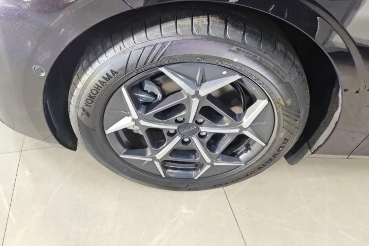 Used Lynk & Co 10 EM-P 2025 Model 120 Four-Wheel Drive Ultra Exterior 7