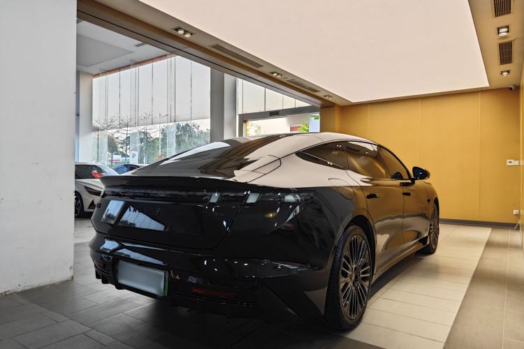 Used Lynk & Co 10 EM-P 2025 Model 240 Four-Wheel Drive Ultra Exterior 8