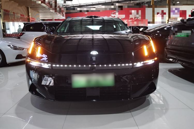 Used Lynk & Co 10 EM-P 2025 Facelifted Model 240 All-Wheel Drive Ultra Front
