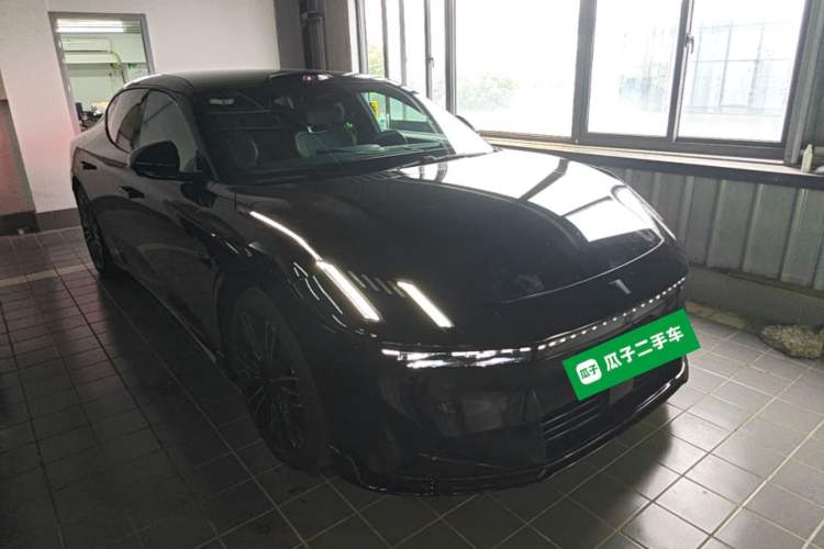Used Lynk & Co 10 EM-P 2025 Model 240 All-Wheel Drive Ultra—Sport Edition Front Right 45 Deg
