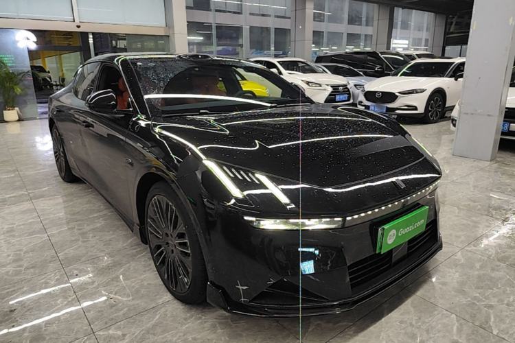 Used Lynk & Co 10 EM-P 2025 Facelifted Model 240 All-Wheel Drive Ultra Front Right 45 Deg