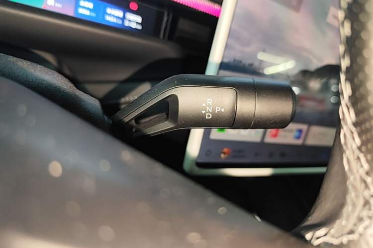 Used Lynk & Co 10 EM-P 2025 Facelifted Model 120 All-Wheel Drive Ultra Gear Lever