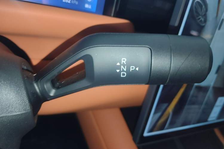 Used Lynk & Co 10 EM-P 2025 Model 240 Four-Wheel Drive Ultra Gear Lever