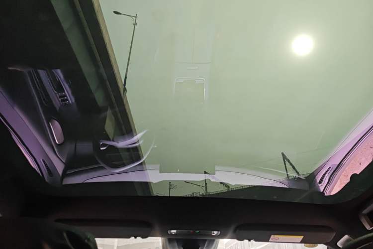 Used Lynk & Co 10 EM-P 2025 Model 240 Four-Wheel Drive Ultra Headliner