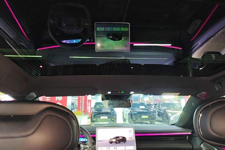 Used Lynk & Co 10 EM-P 2025 Facelifted Model 120 All-Wheel Drive Ultra Headliner
