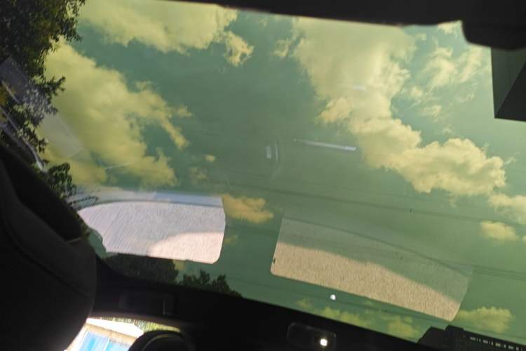 Used Lynk & Co 10 EM-P 2025 Model 240 Four-Wheel Drive Ultra Headliner