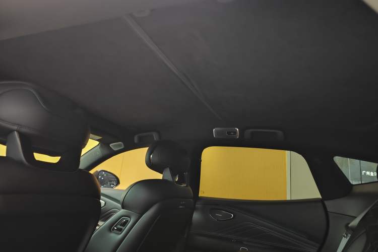 Used Lynk & Co 10 EM-P 2025 Model 240 Four-Wheel Drive Ultra Headliner