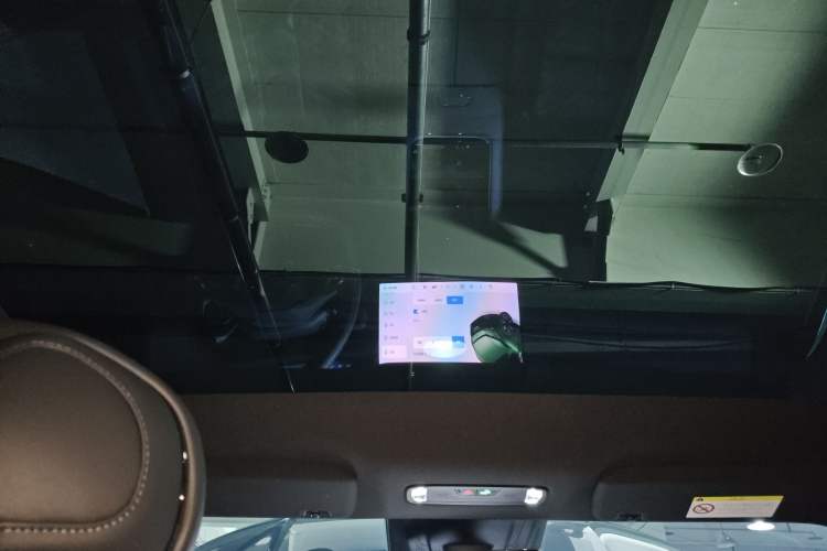 Used Lynk & Co 10 EM-P 2025 Model 240 Four-Wheel Drive Ultra Headliner